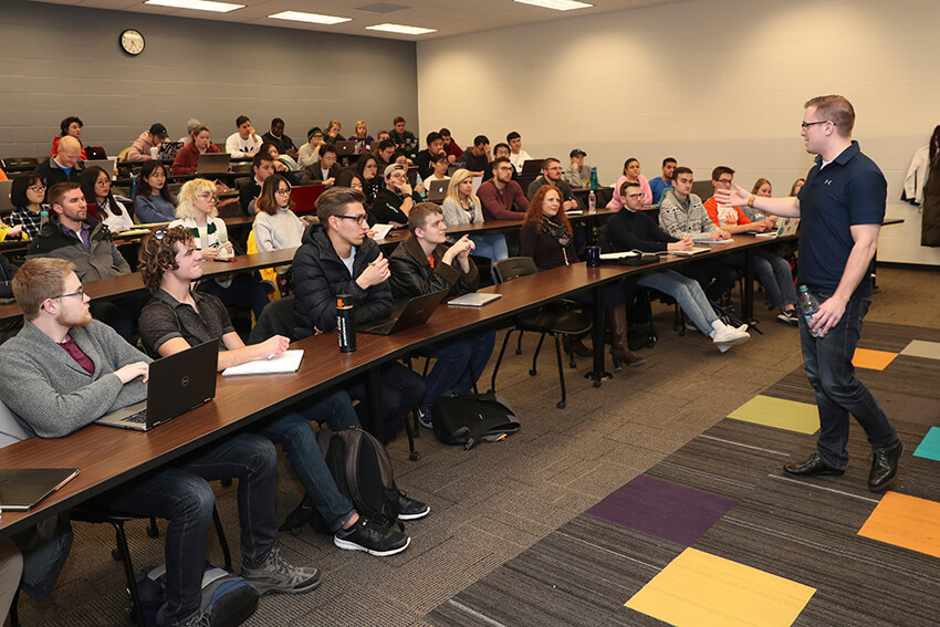 BGSU welcomes business students from China