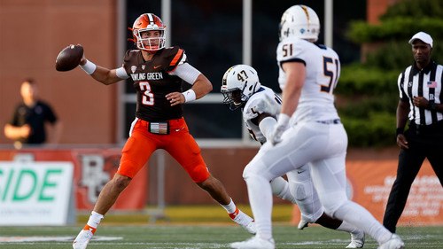 BGSU Quaterback drops back to pass