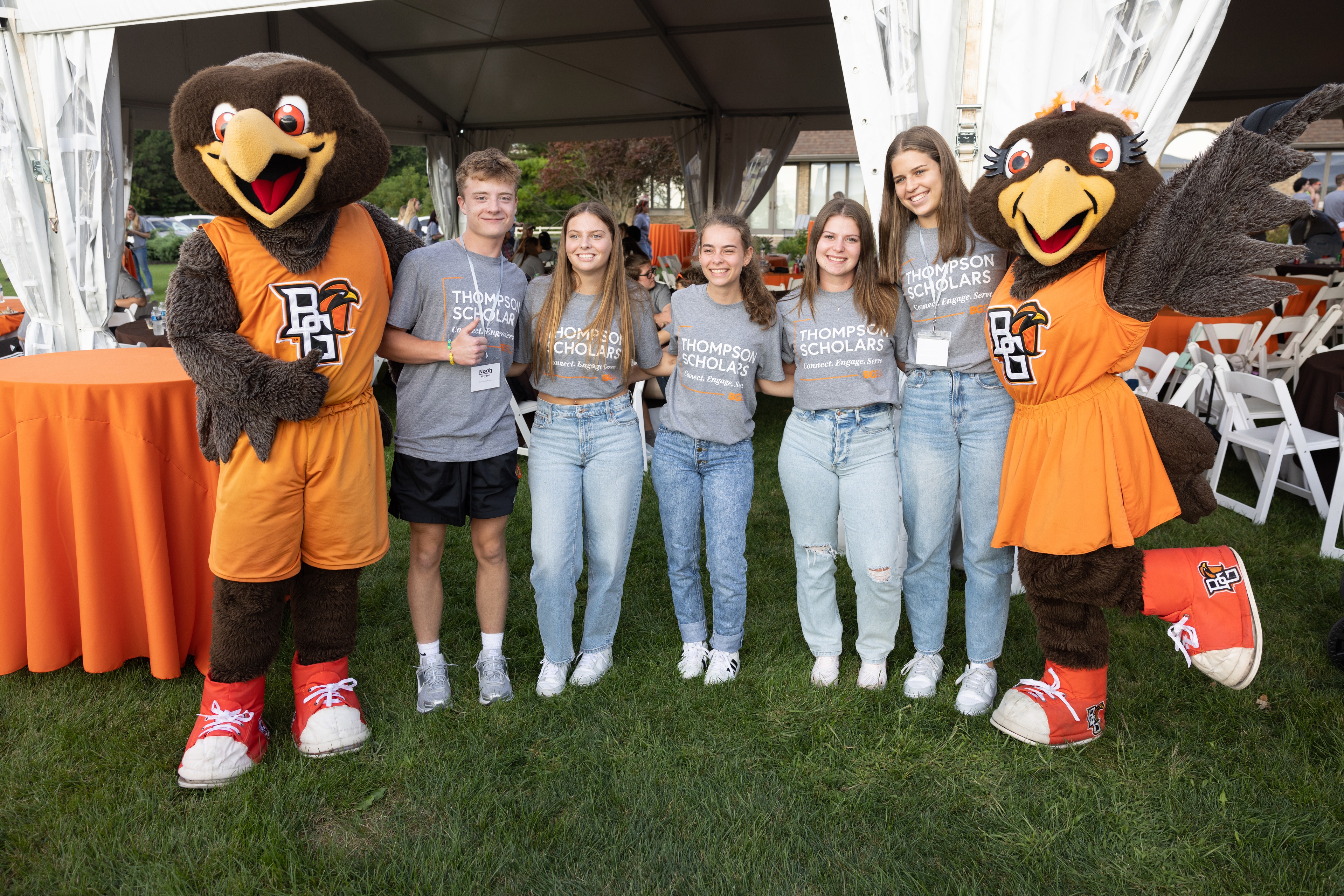 Students pose with BGSU mascots